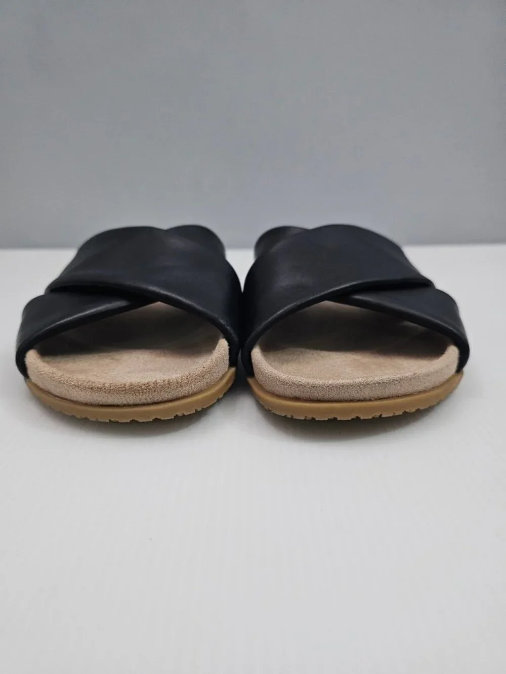 Vionic Black Cross‑Strap Comfort Slide